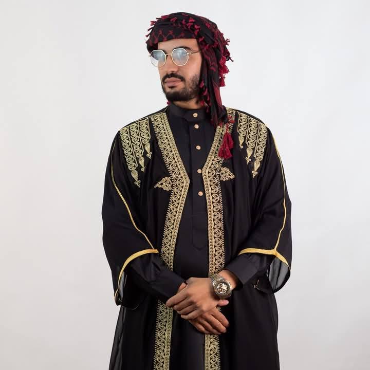 الرداء الملكي الفاخر