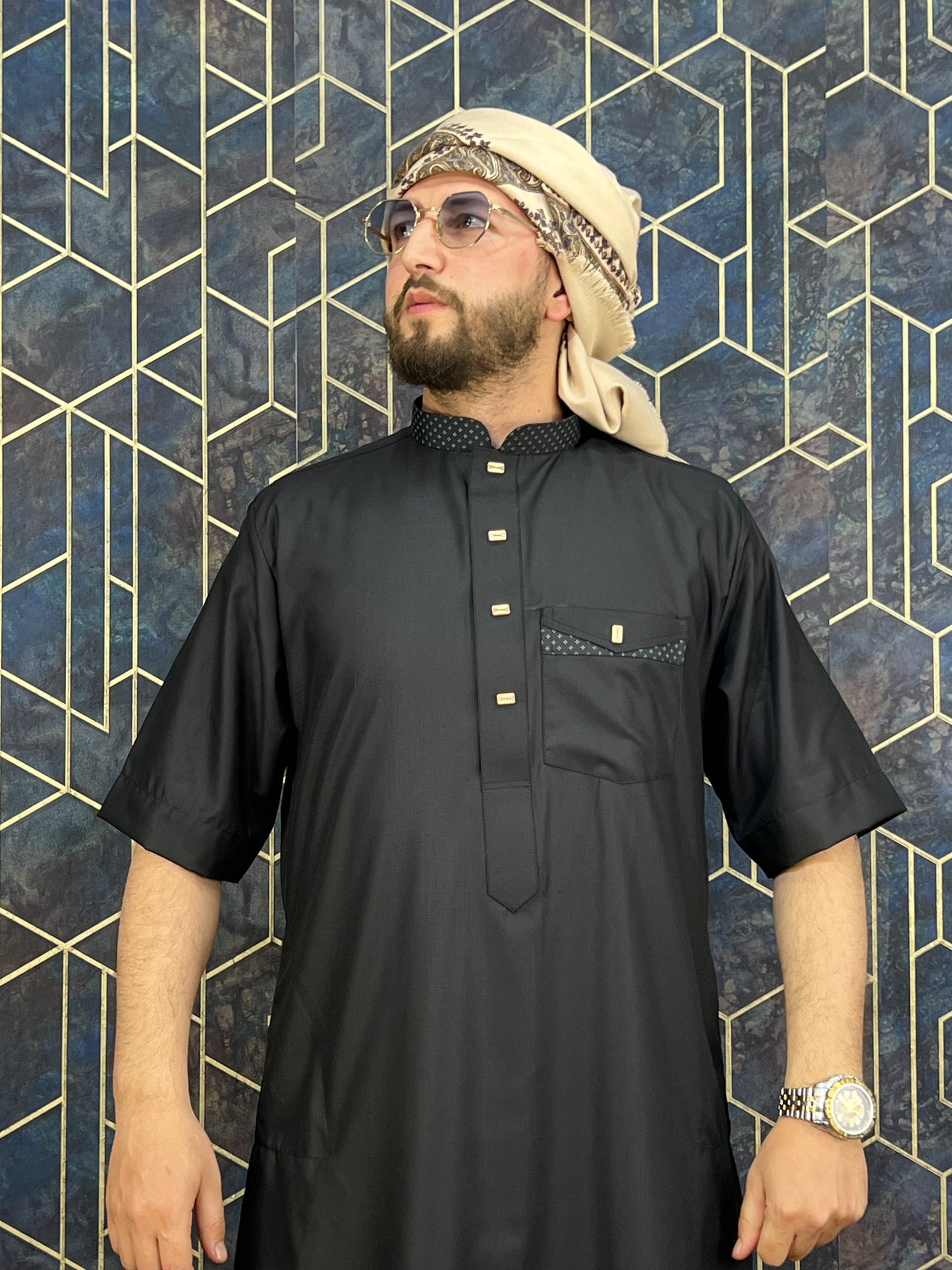 🖤 قميص الرونق الأسود الفخم – أناقة لا تضاهى!