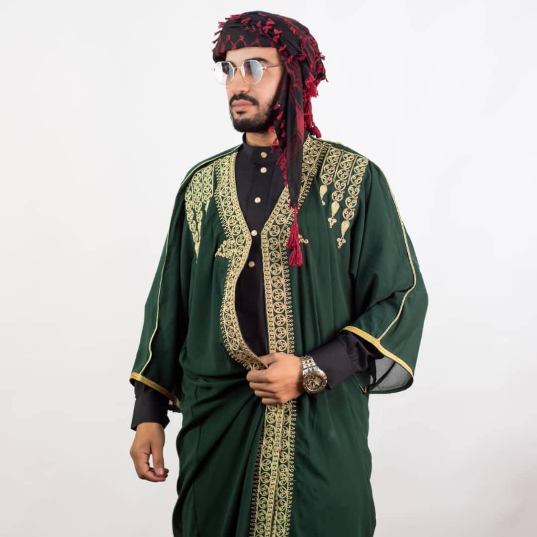الرداء الملكي الفاخر